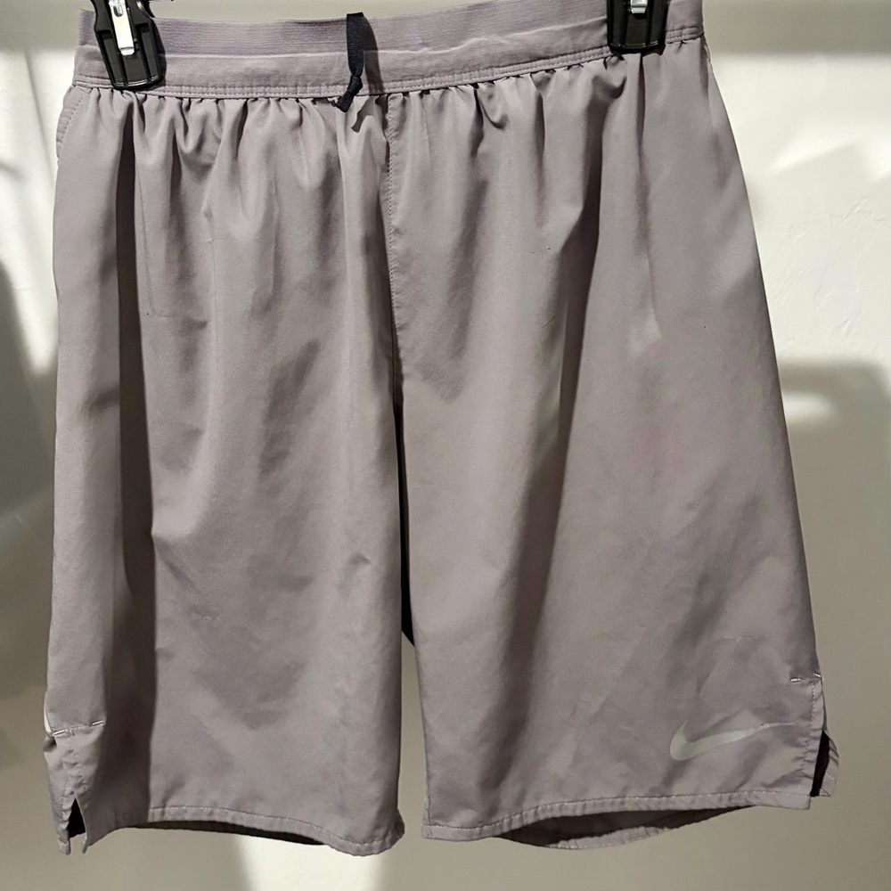 Nike Men's Athletic Shorts in Light Gray